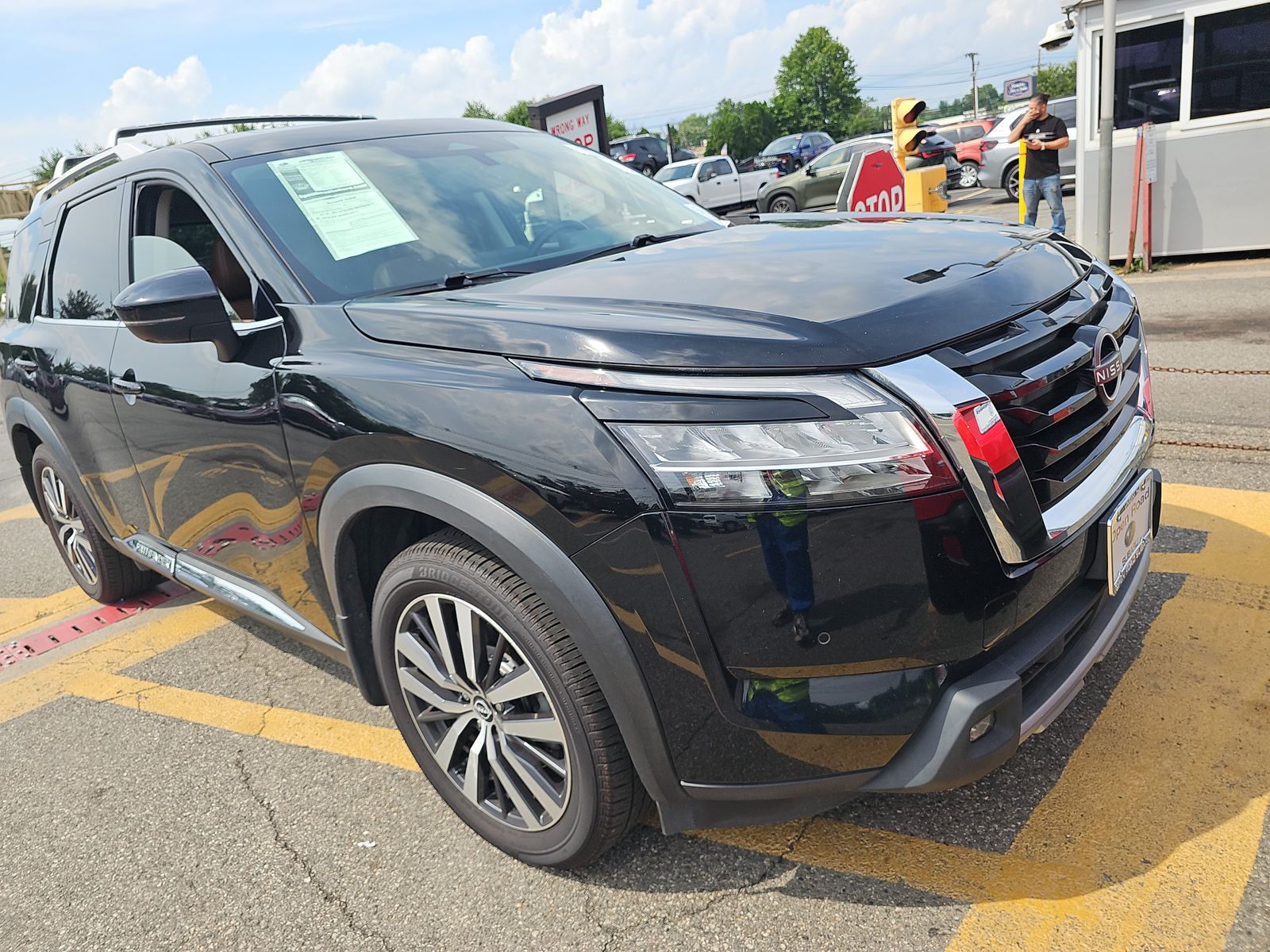 2022 Nissan Pathfinder Platinum AWD