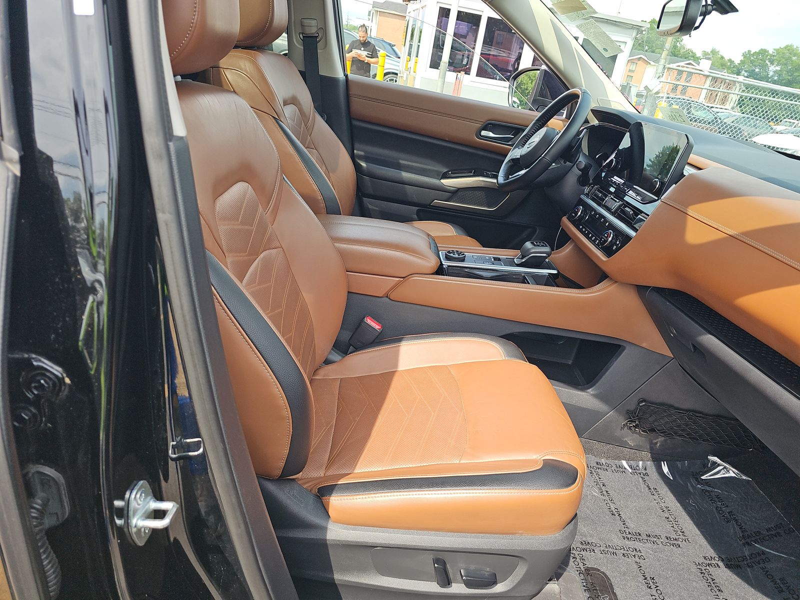 2022 Nissan Pathfinder Platinum AWD