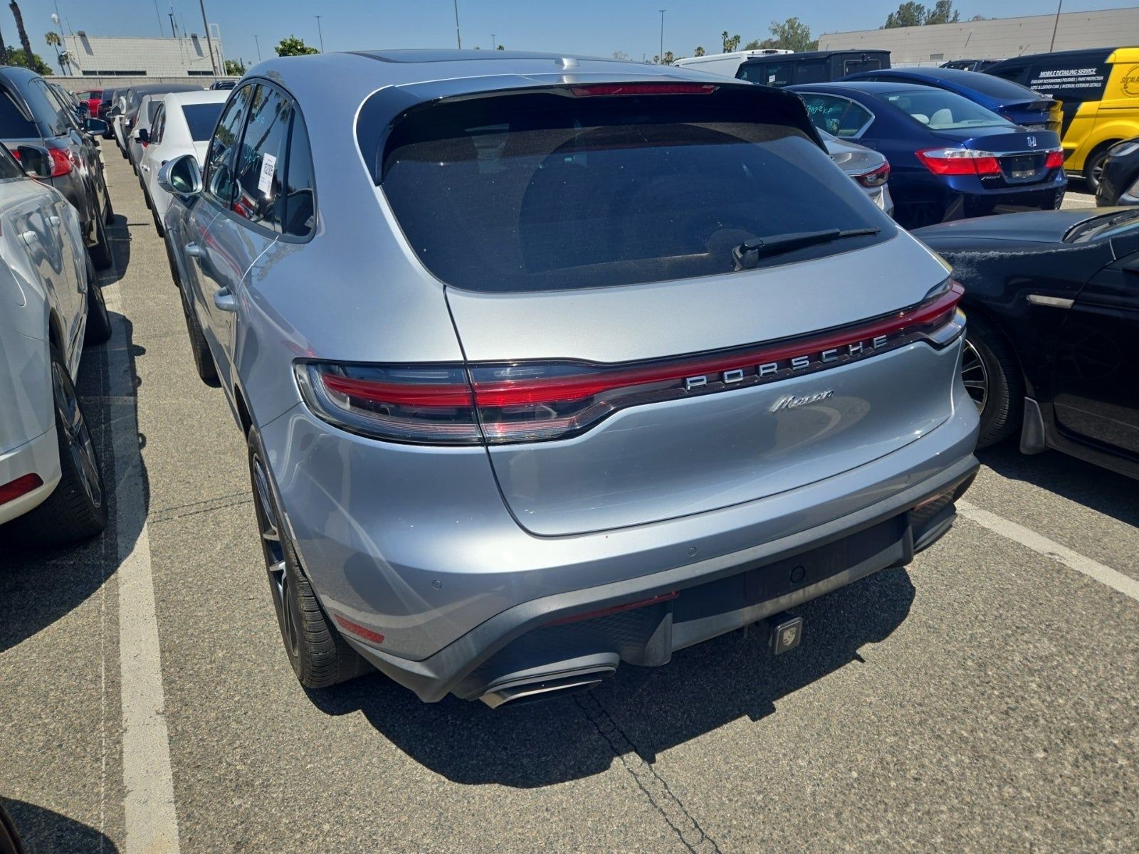 2022 Porsche Macan Base AWD