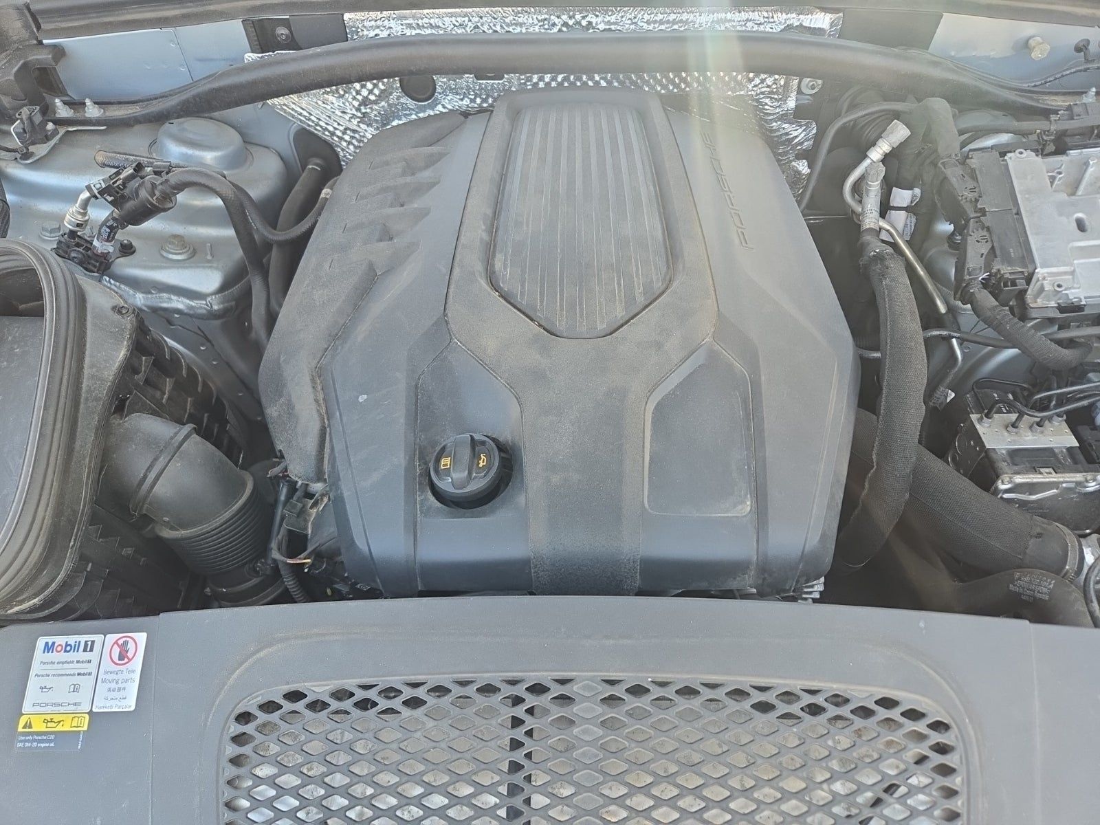 2022 Porsche Macan Base AWD