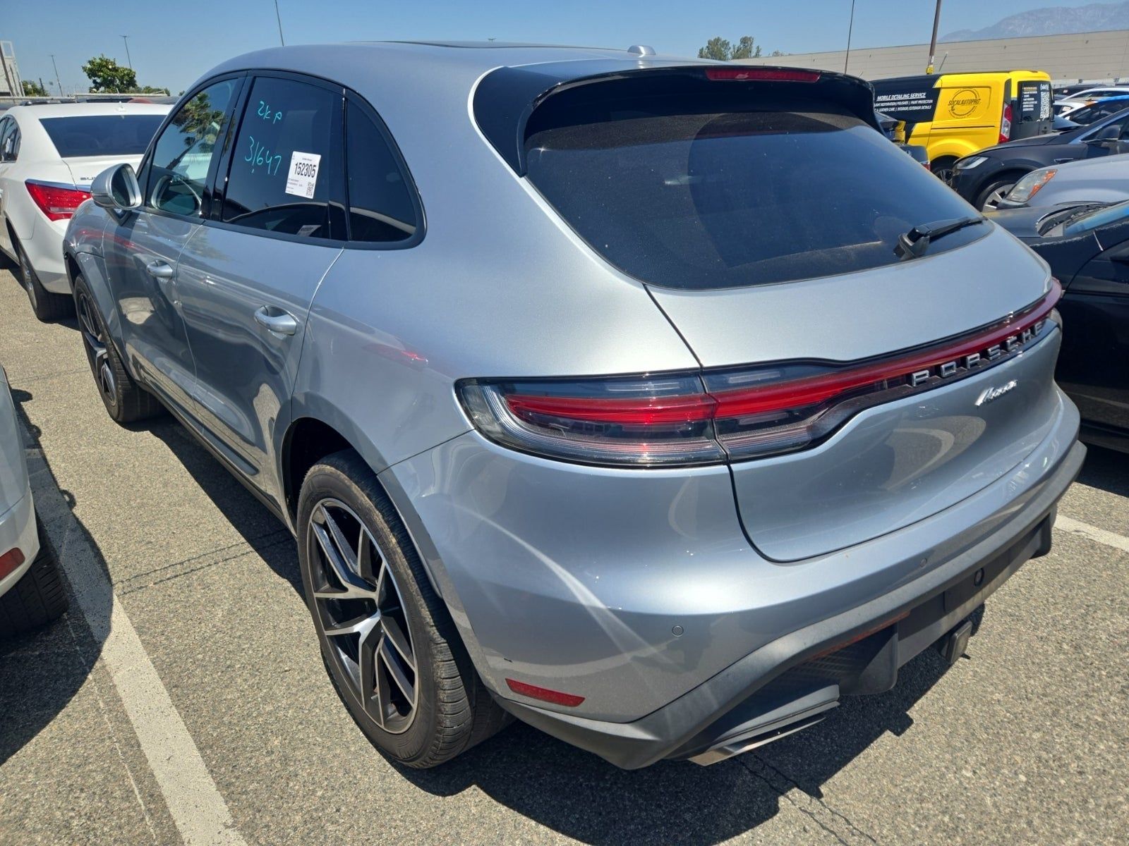 2022 Porsche Macan Base AWD