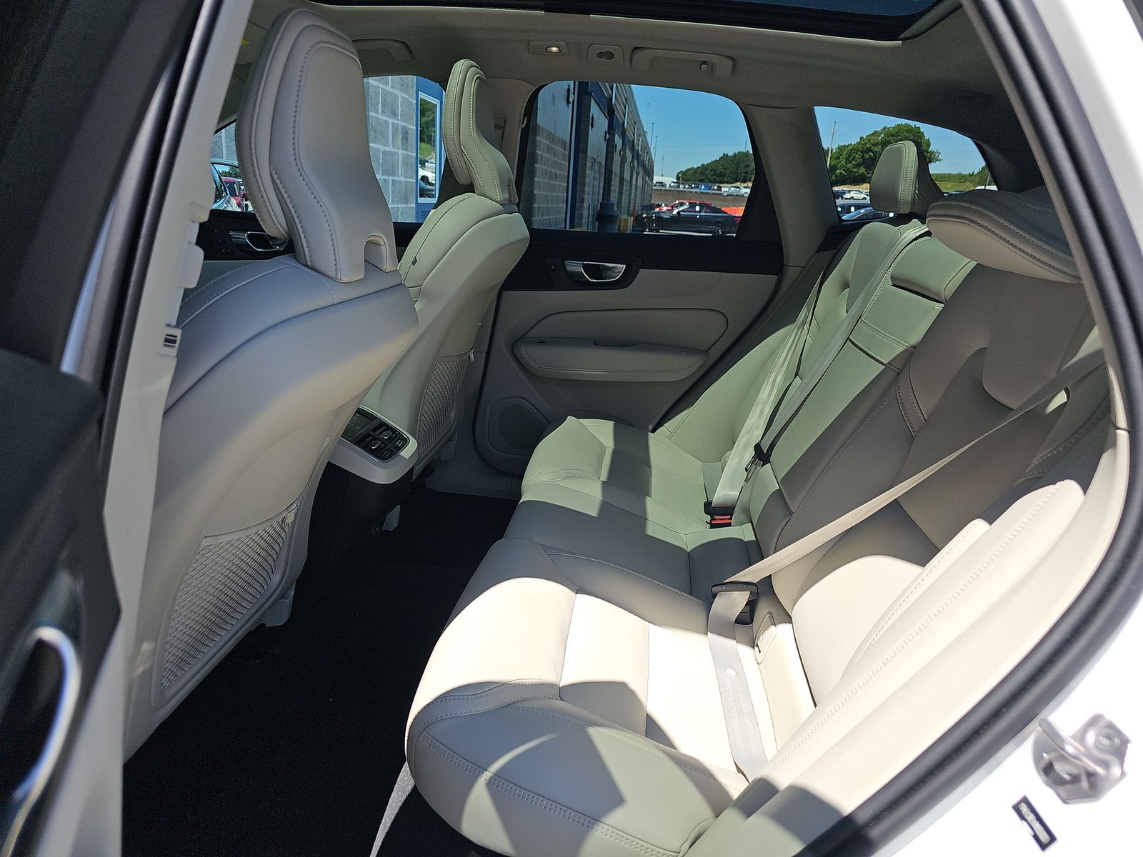 2022 Volvo XC60 B5 Inscription AWD