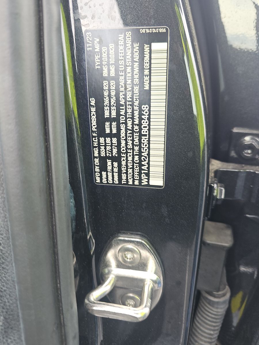 2024 Porsche Macan Base AWD