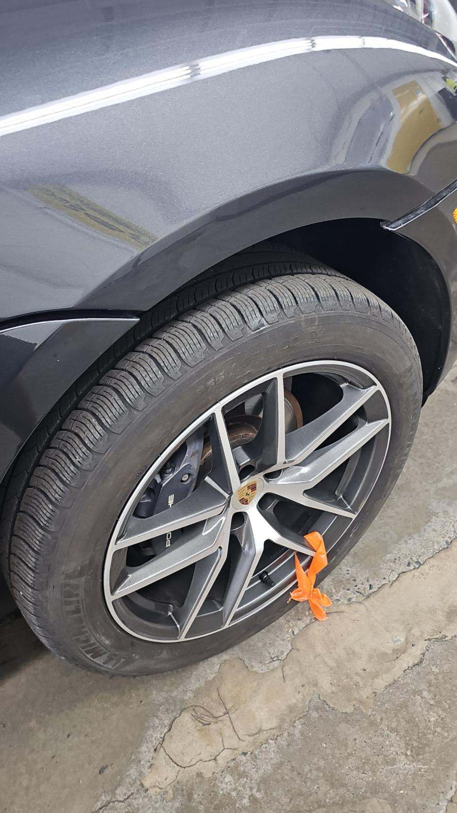 2024 Porsche Macan Base AWD