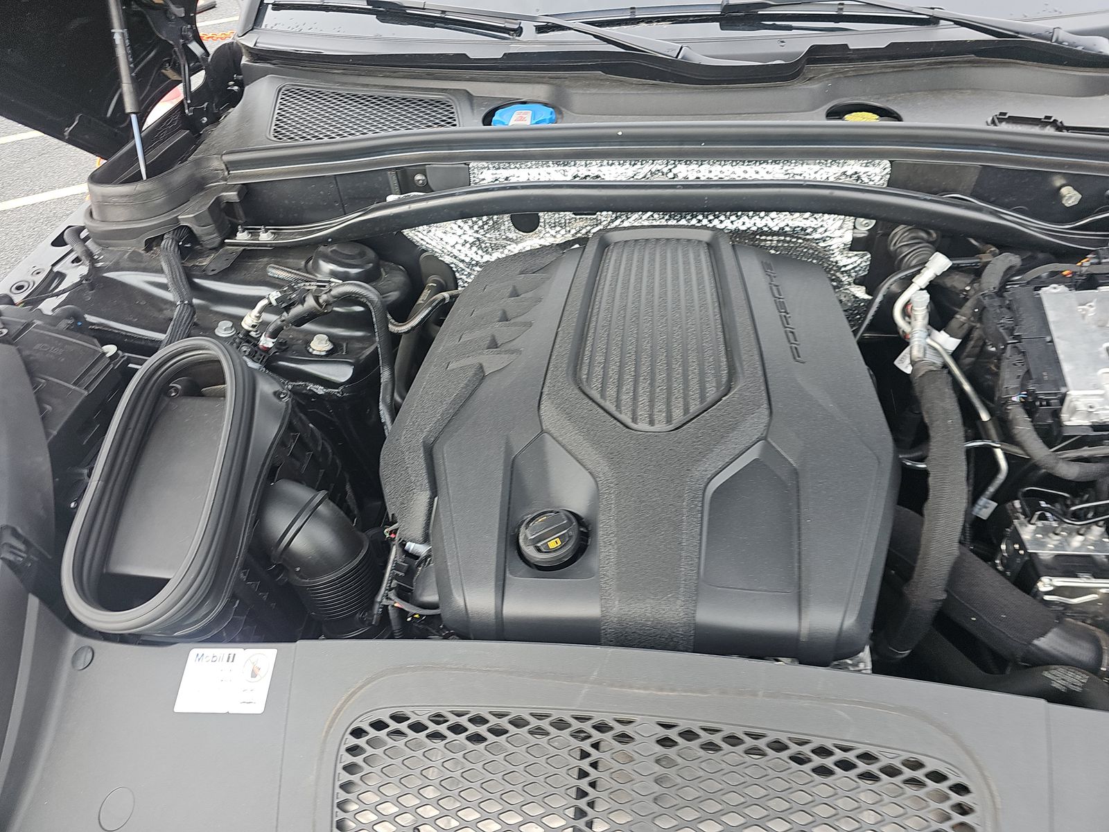 2024 Porsche Macan Base AWD