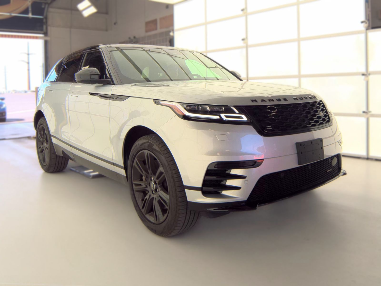 2023 Land Rover Range Rover Velar R-Dynamic S FWD