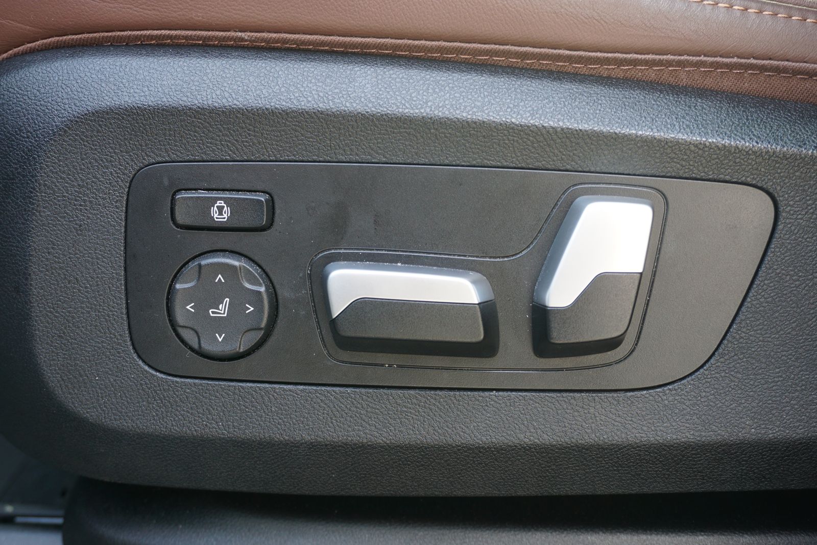 2023 BMW X5 xDrive40i AWD