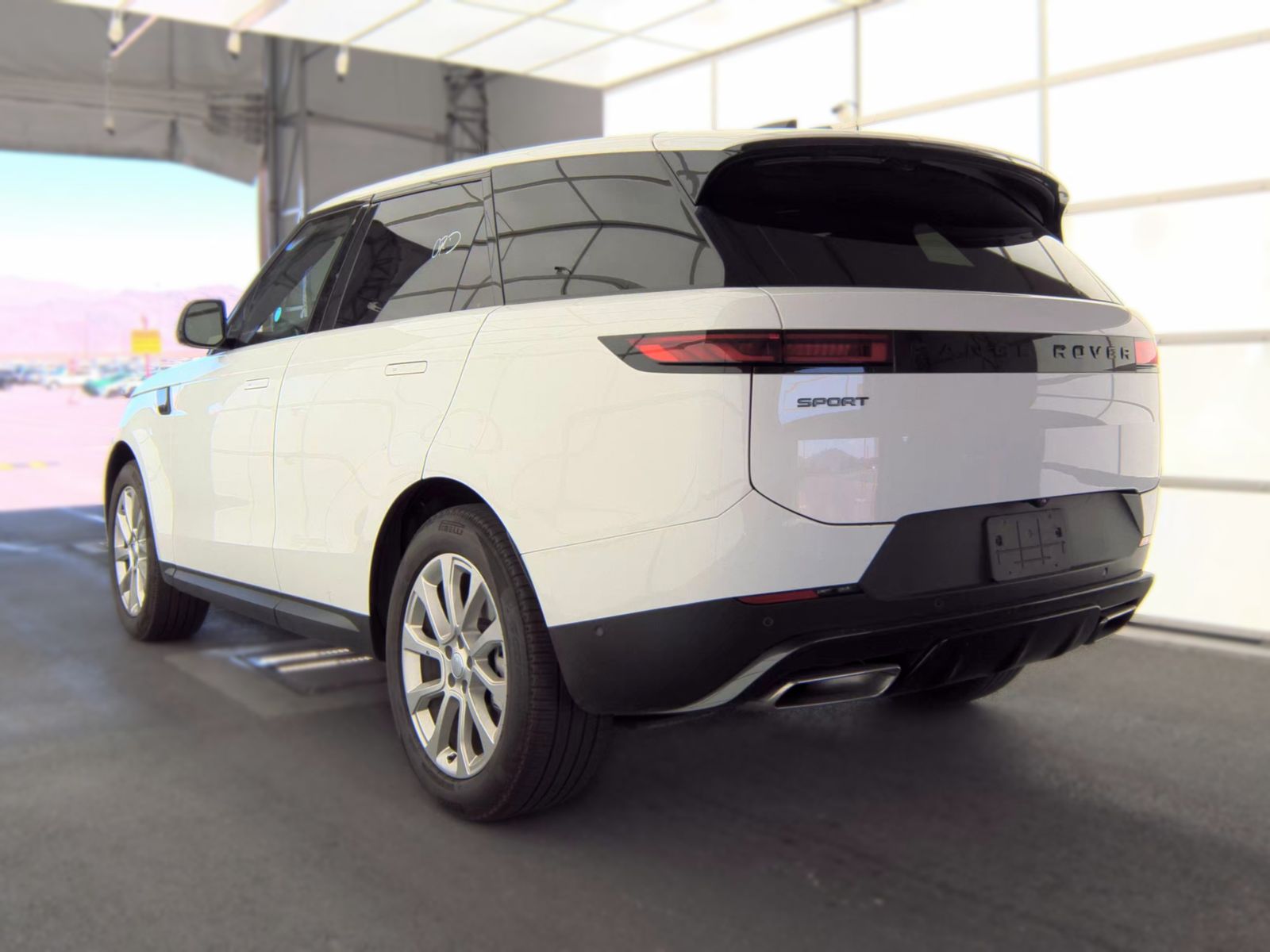2025 Land Rover Range Rover Sport SE FWD