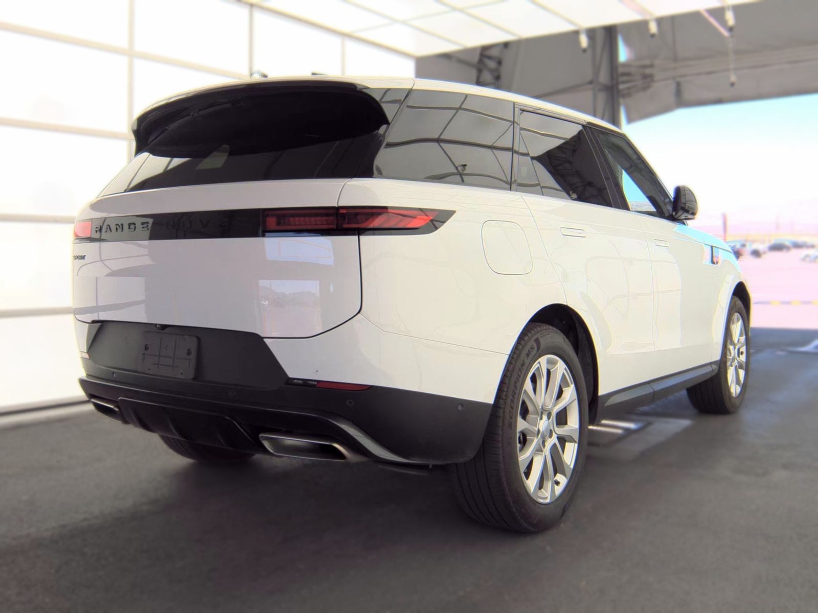 2025 Land Rover Range Rover Sport SE FWD