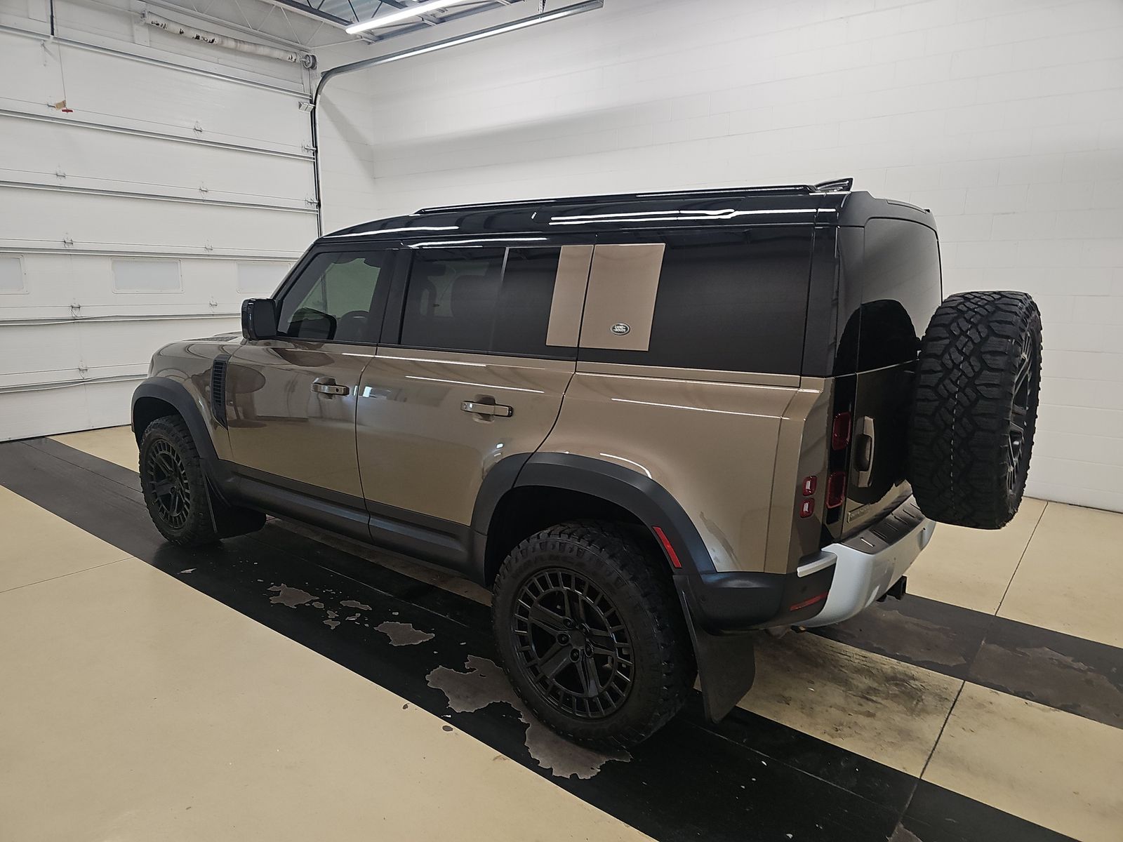 2020 Land Rover Defender 110 First Edition FWD