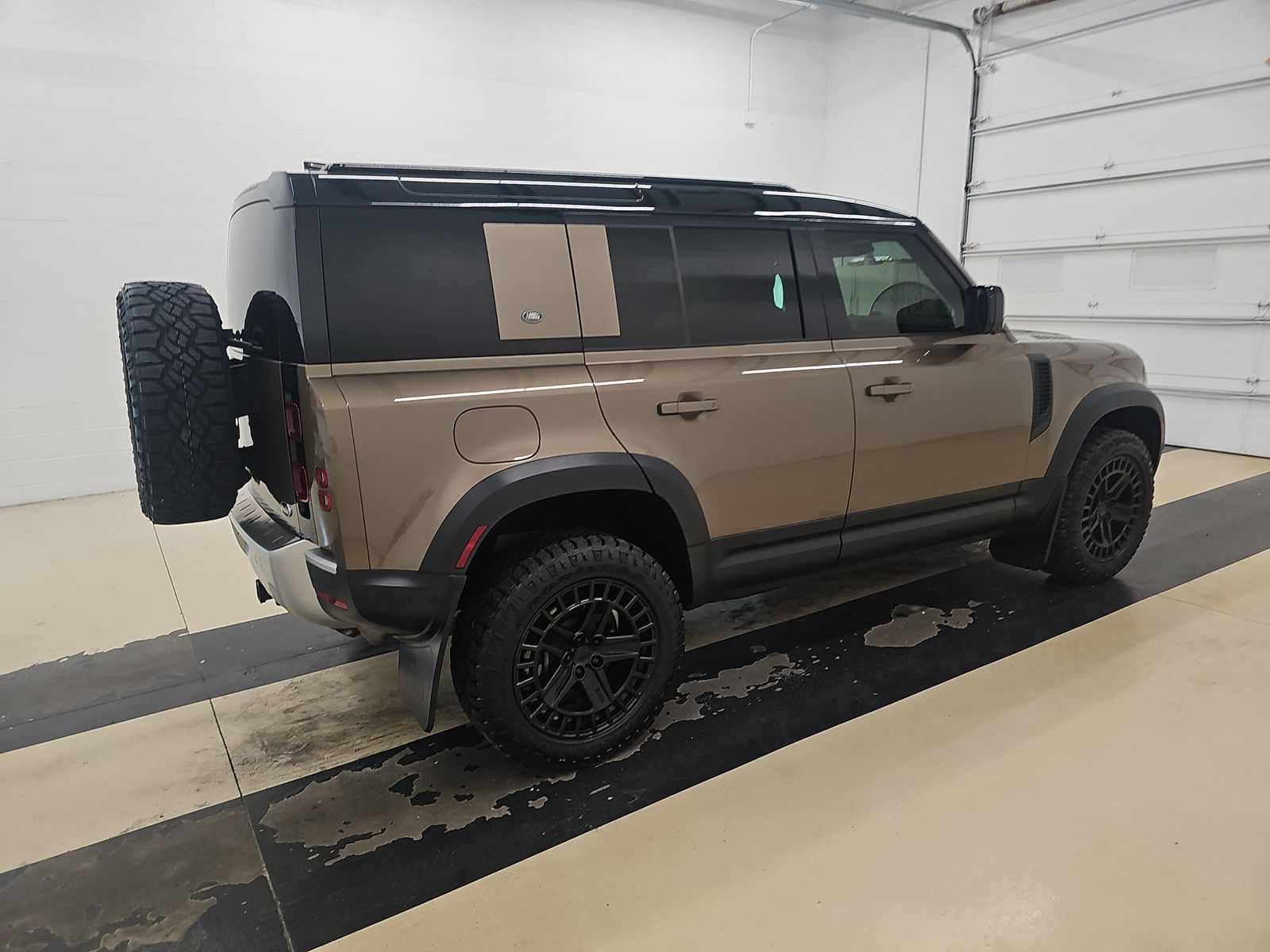 2020 Land Rover Defender 110 First Edition FWD