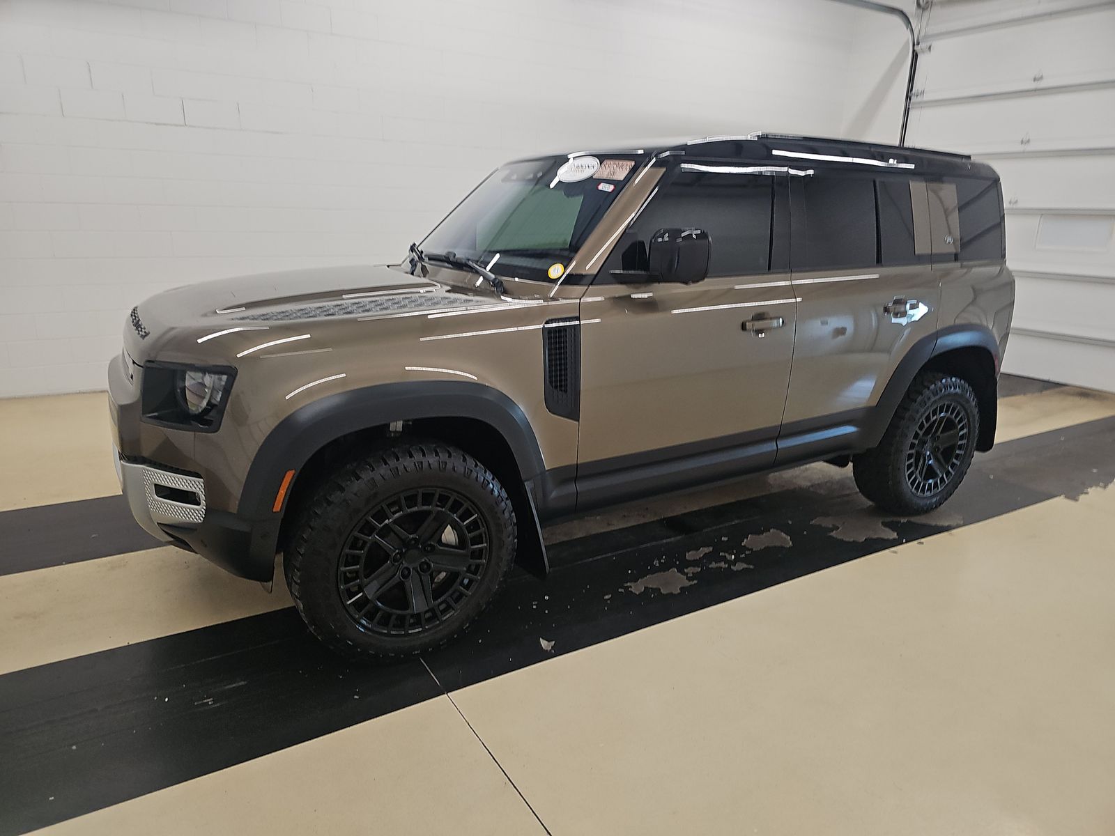 2020 Land Rover Defender 110 First Edition FWD