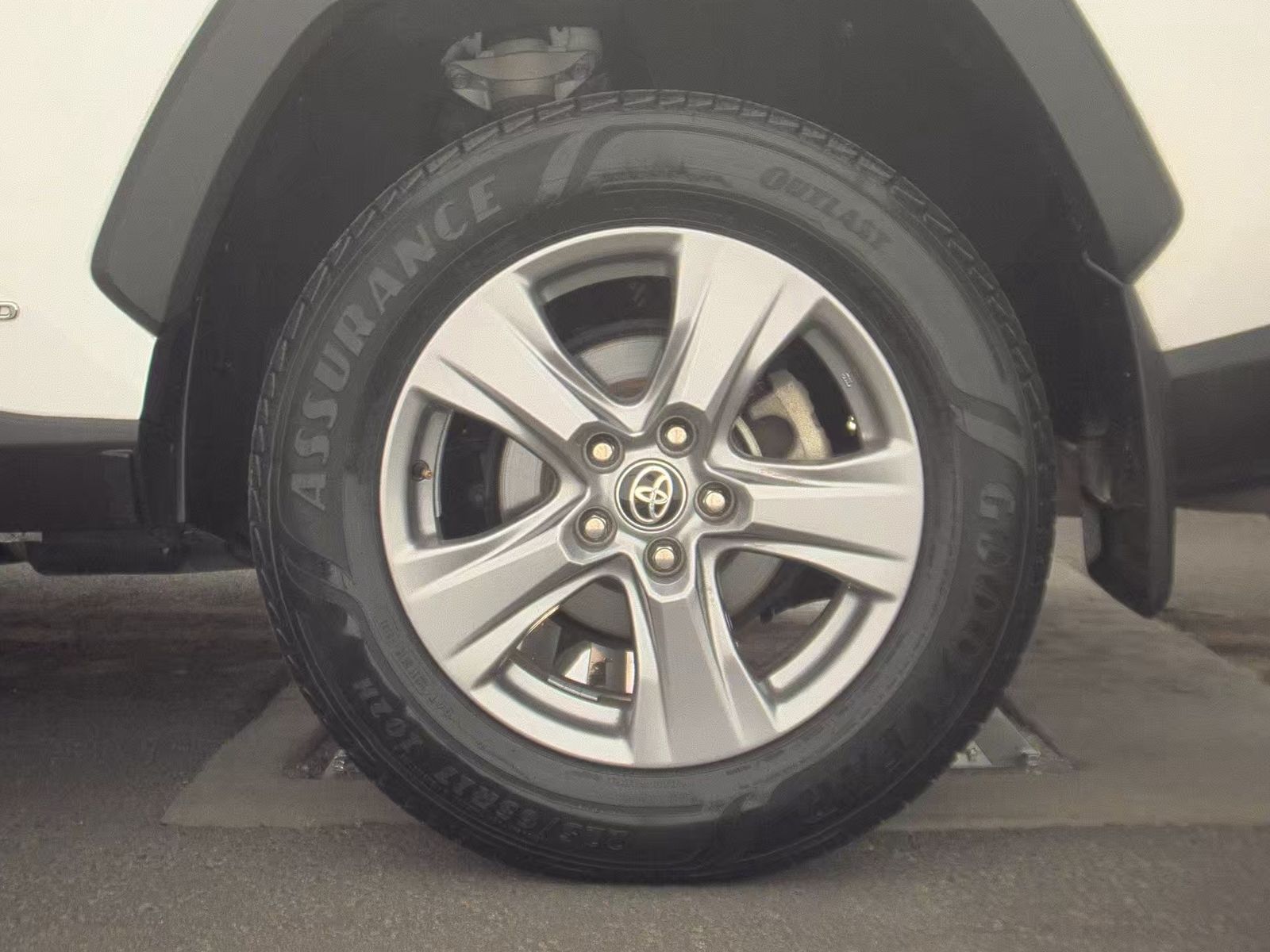 2024 Toyota RAV4 Hybrid XLE AWD