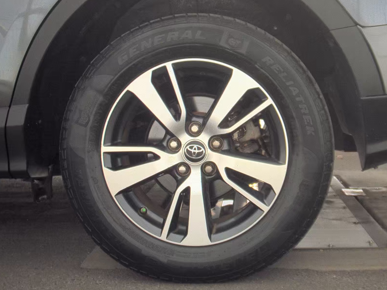 2018 Toyota RAV4 XLE FWD