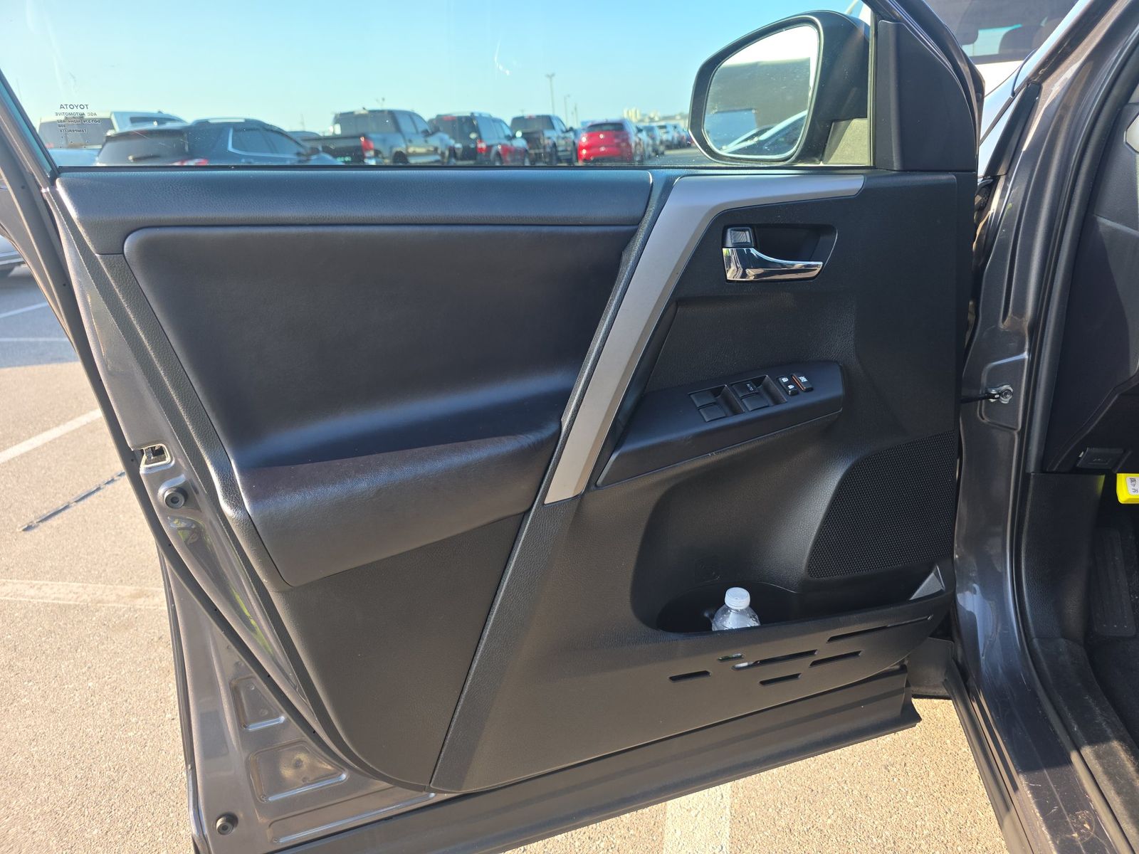 2018 Toyota RAV4 XLE FWD