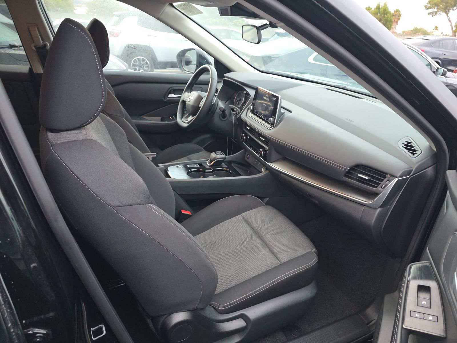 2025 Nissan Rogue SV FWD