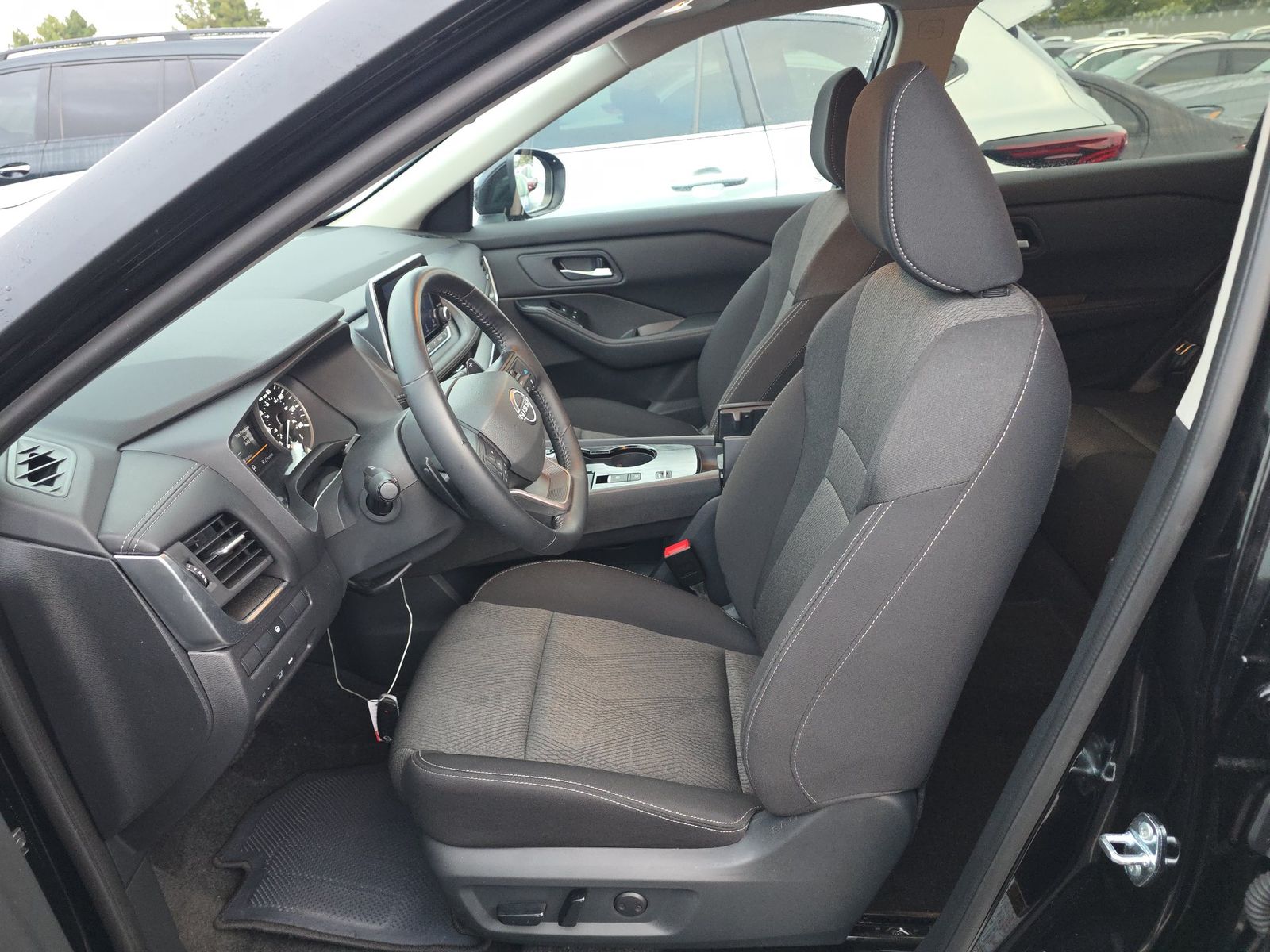 2025 Nissan Rogue SV FWD