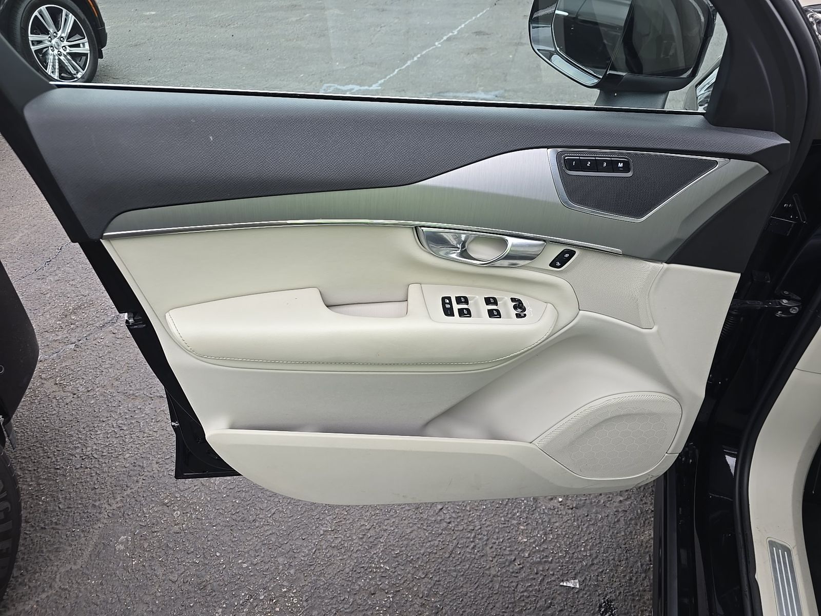 2024 Volvo XC90 B5 Core AWD