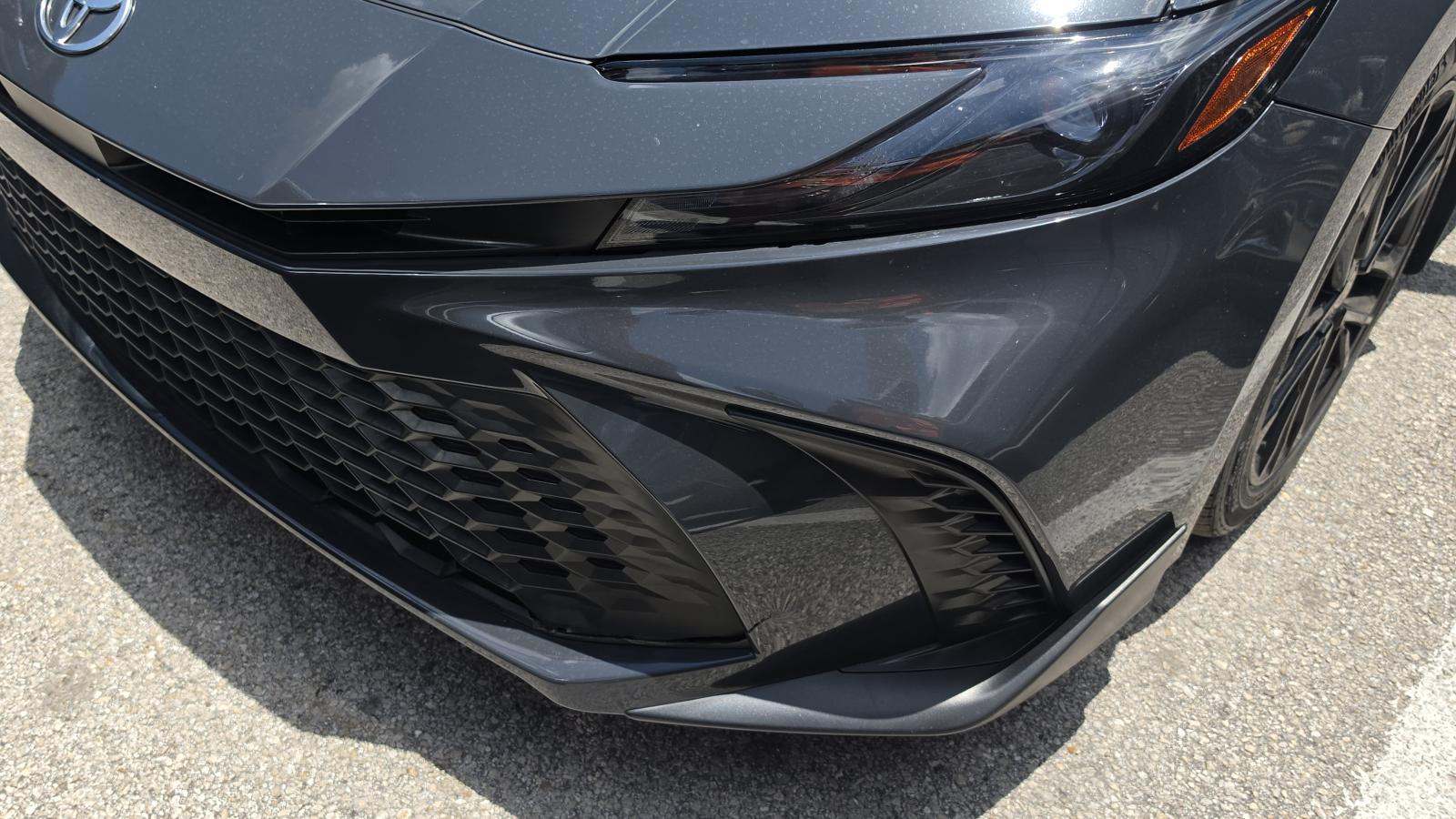 2025 Toyota Camry SE FWD