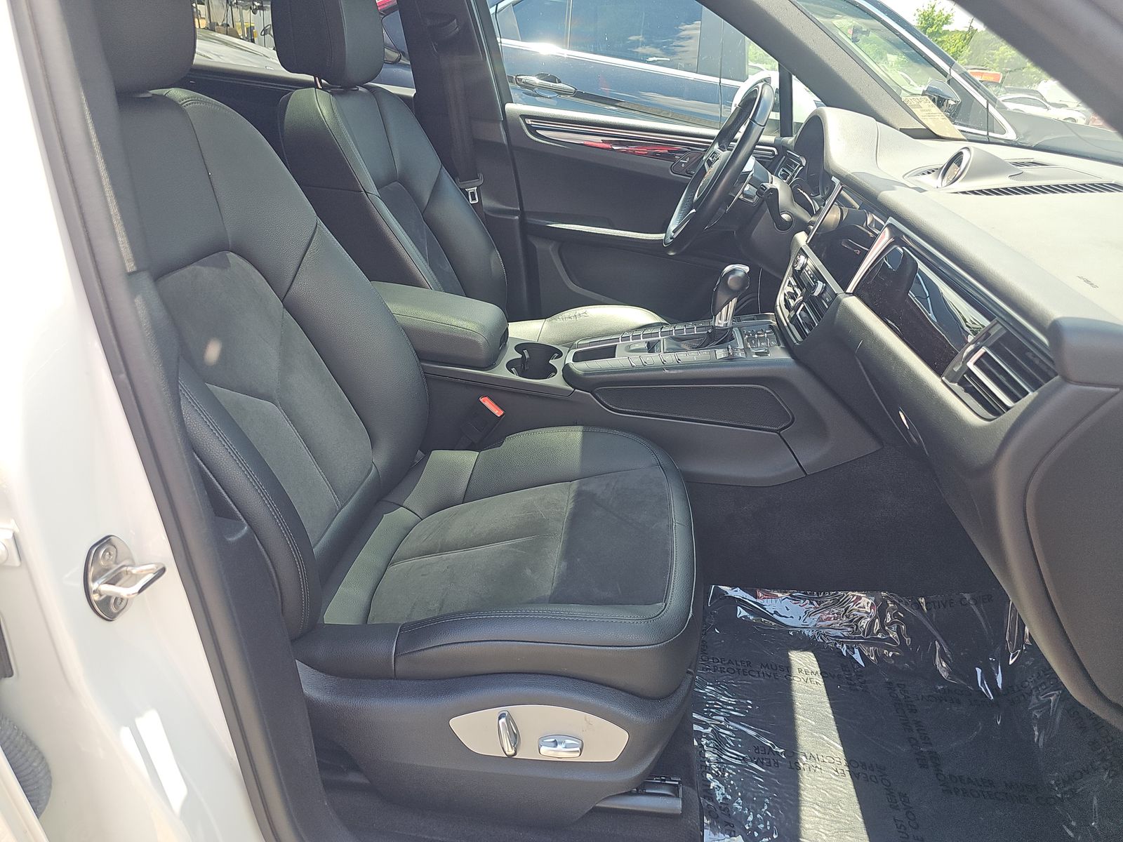 2021 Porsche Macan Base AWD