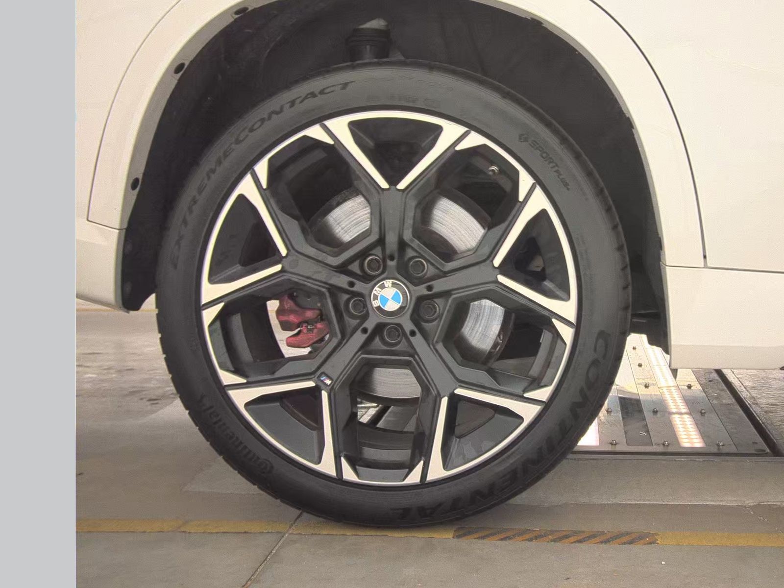 2024 BMW X1 M35i AWD