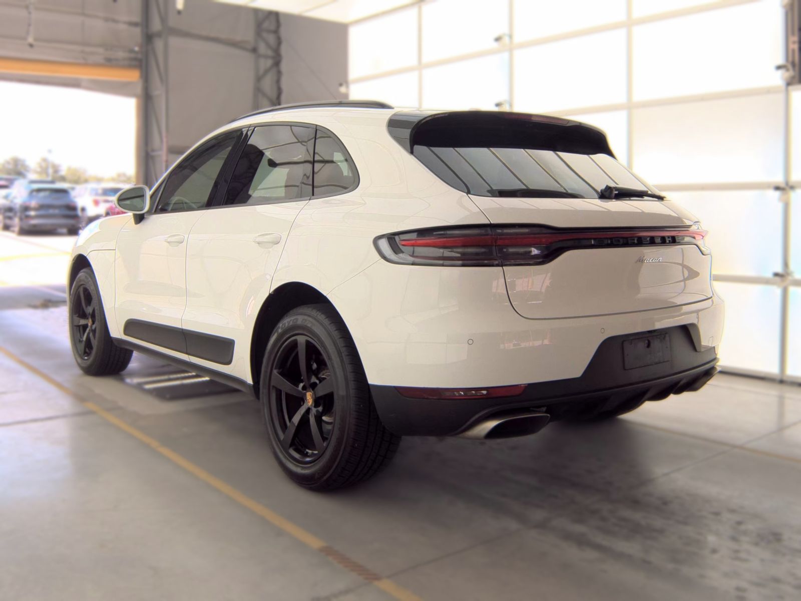 2021 Porsche Macan Base AWD