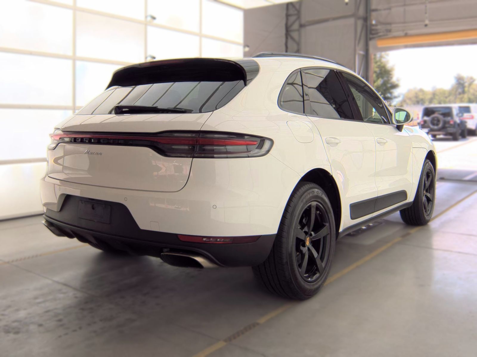 2021 Porsche Macan Base AWD