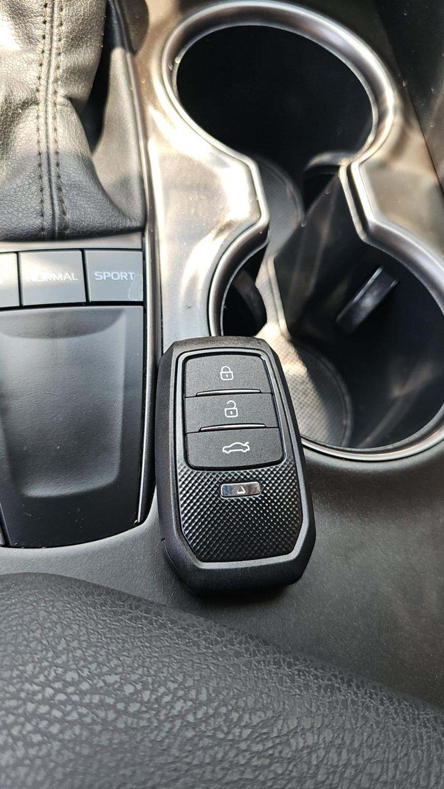 2024 Toyota Camry SE FWD
