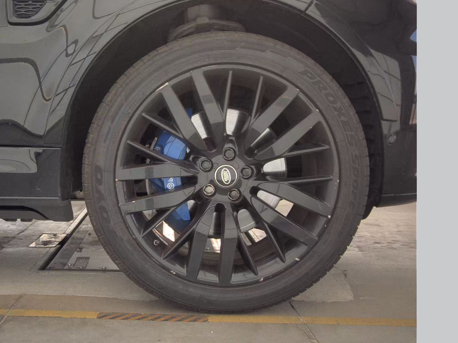 2017 Land Rover Range Rover Sport SVR AWD