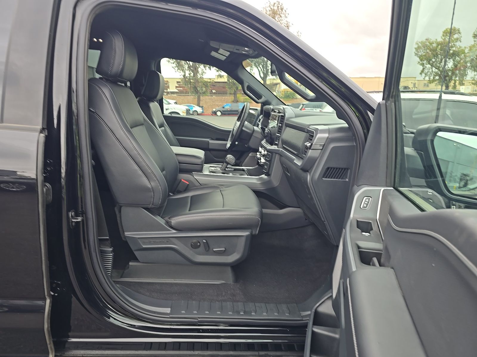2025 Ford F-150 XLT AWD