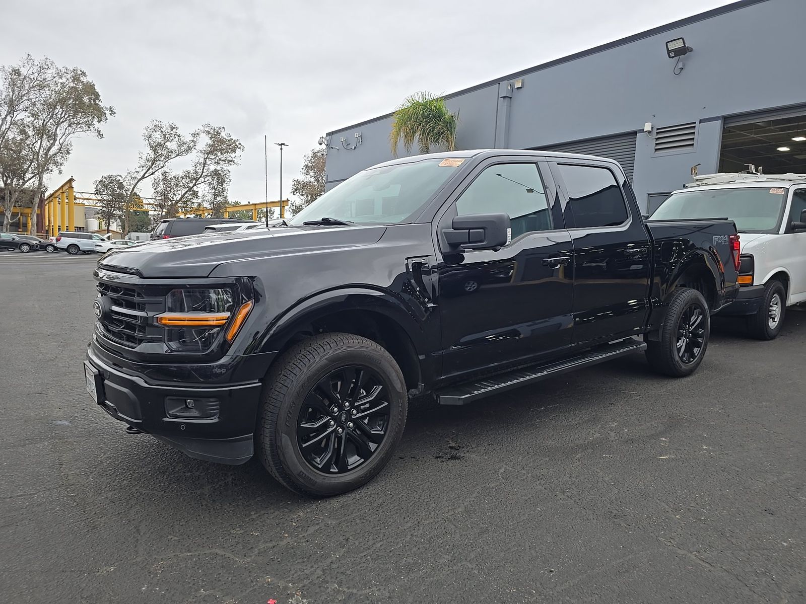 2025 Ford F-150 XLT AWD