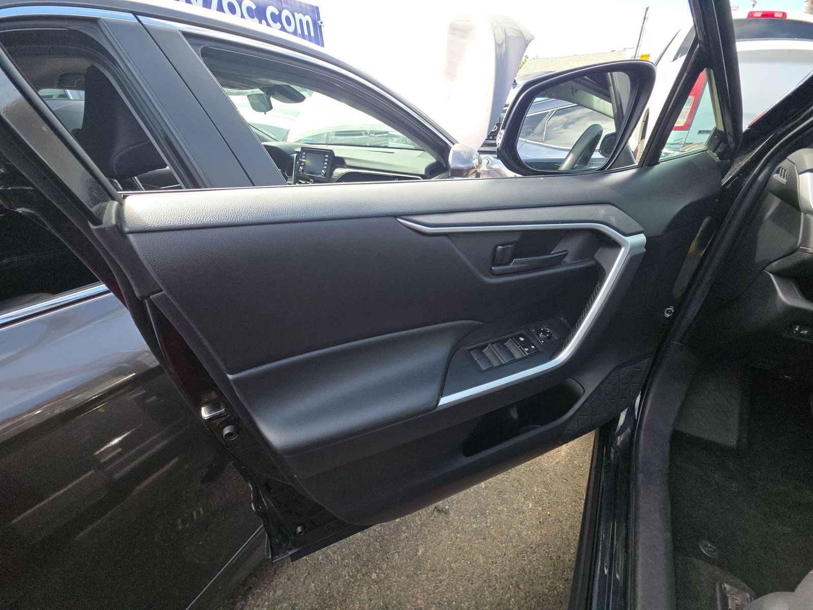 2024 Toyota RAV4 LE FWD
