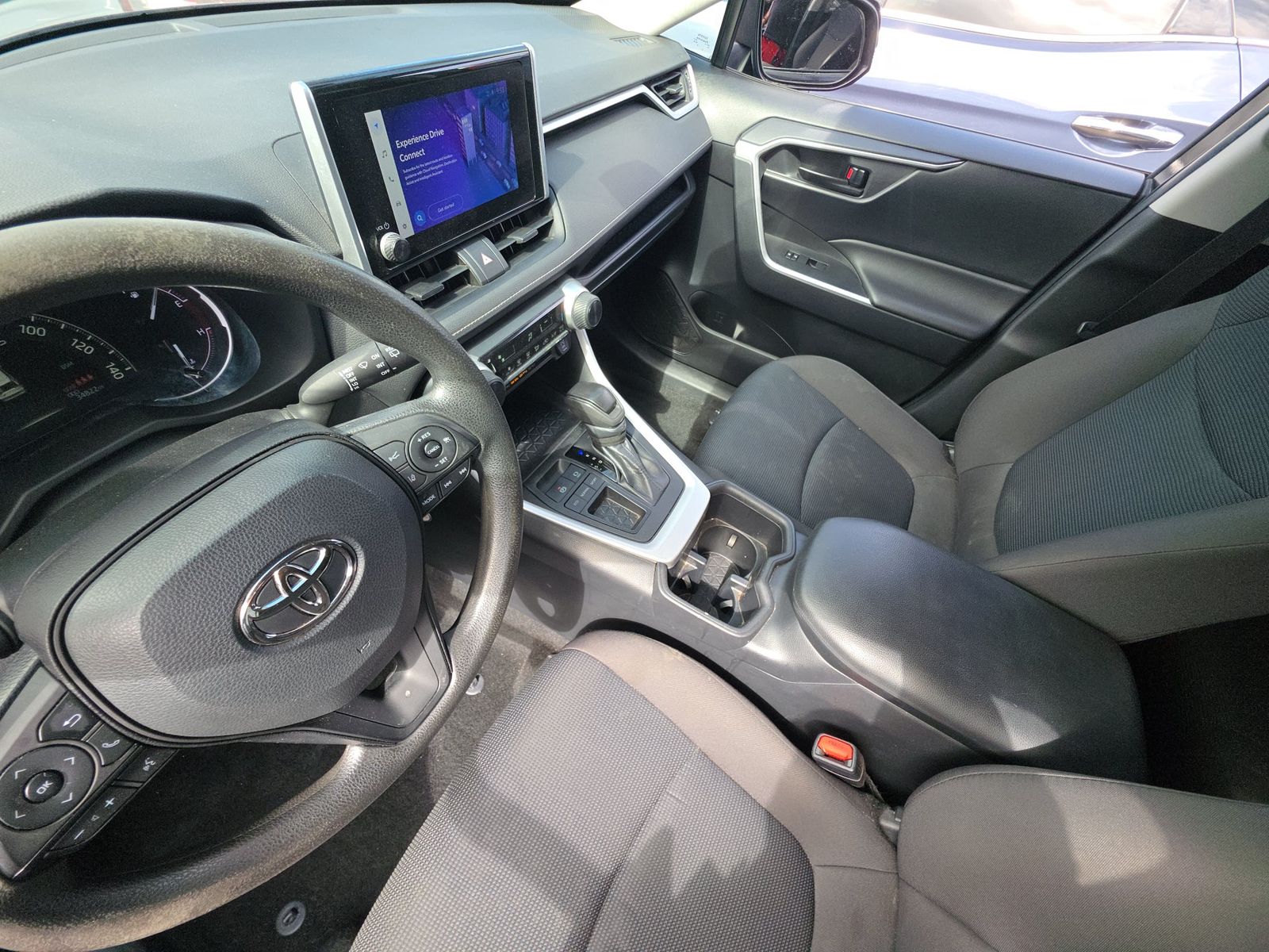 2024 Toyota RAV4 LE FWD