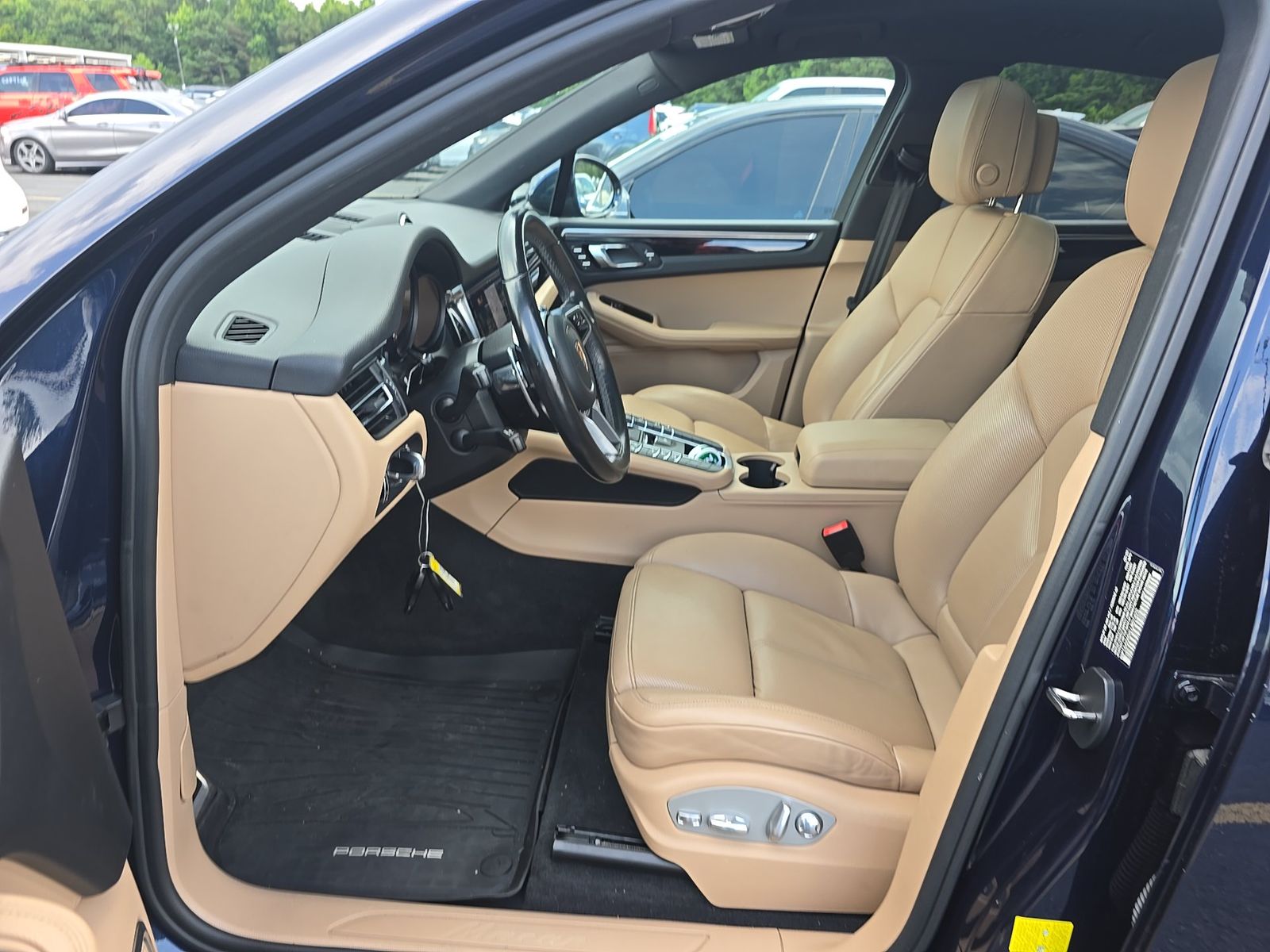 2020 Porsche Macan Base AWD