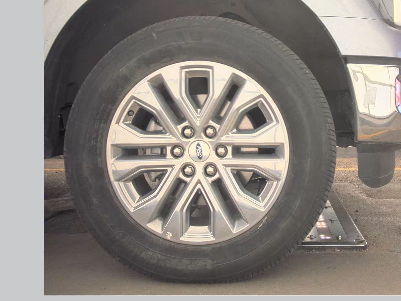 2024 Ford F-150 Lariat AWD