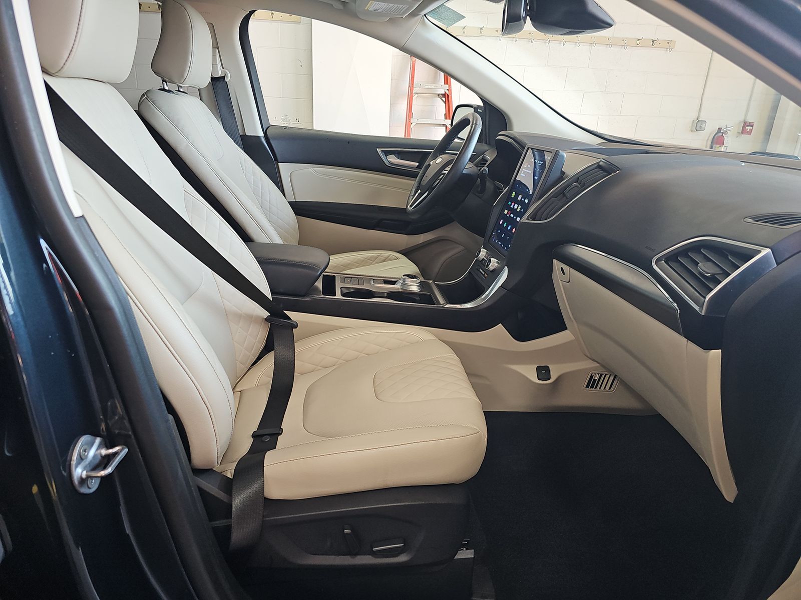 2023 Ford Edge Titanium AWD