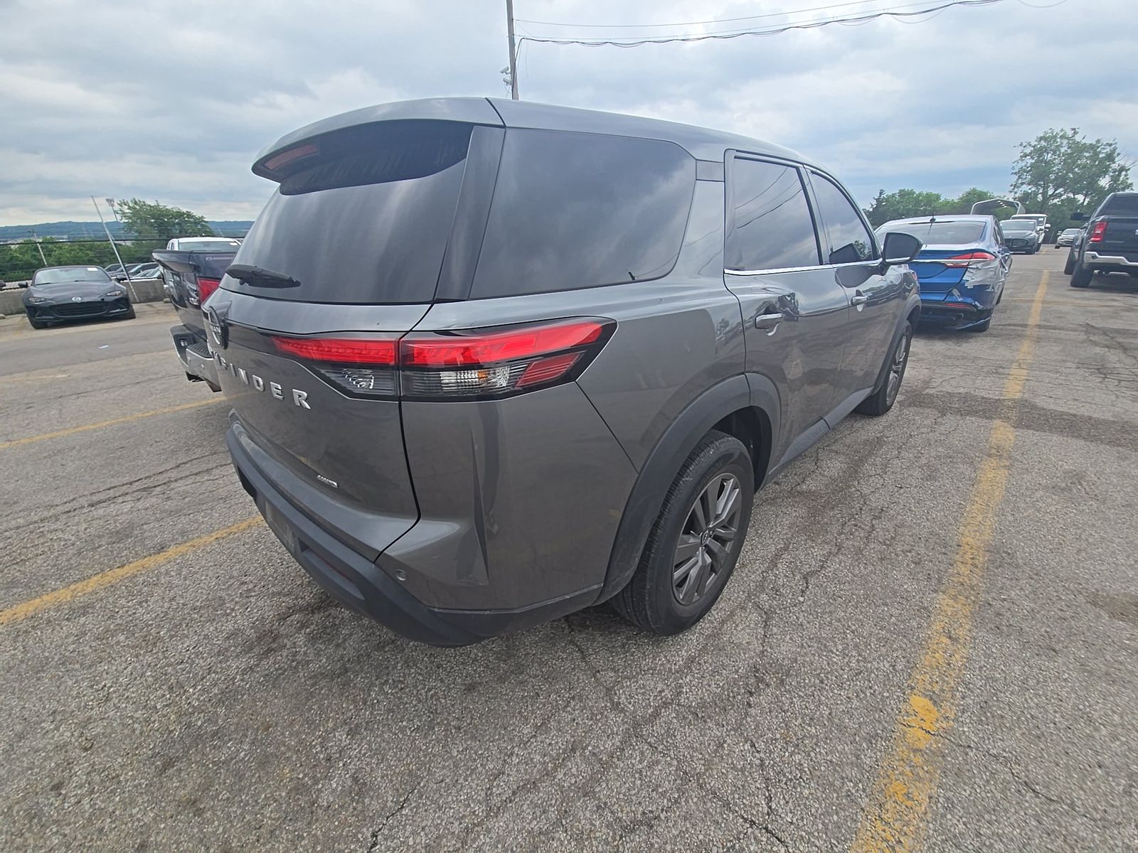 2025 Nissan Pathfinder S AWD