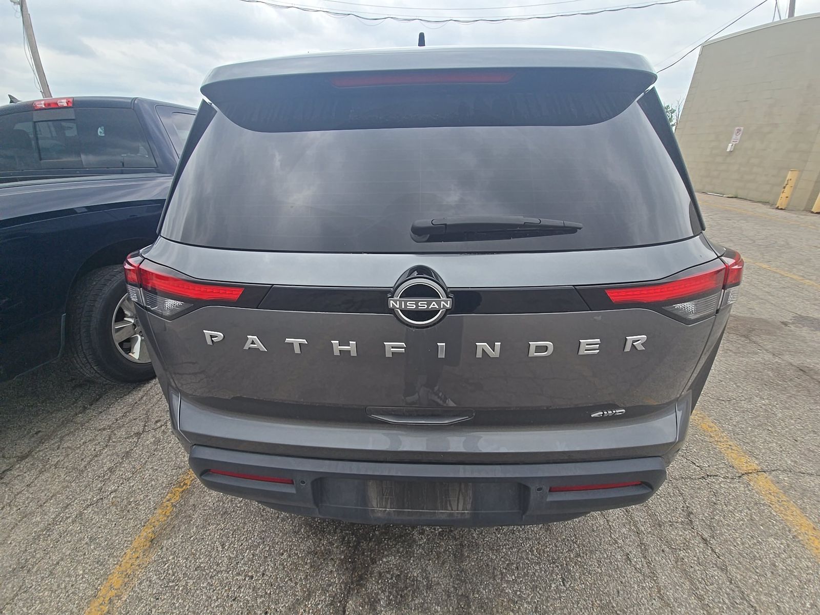 2025 Nissan Pathfinder S AWD