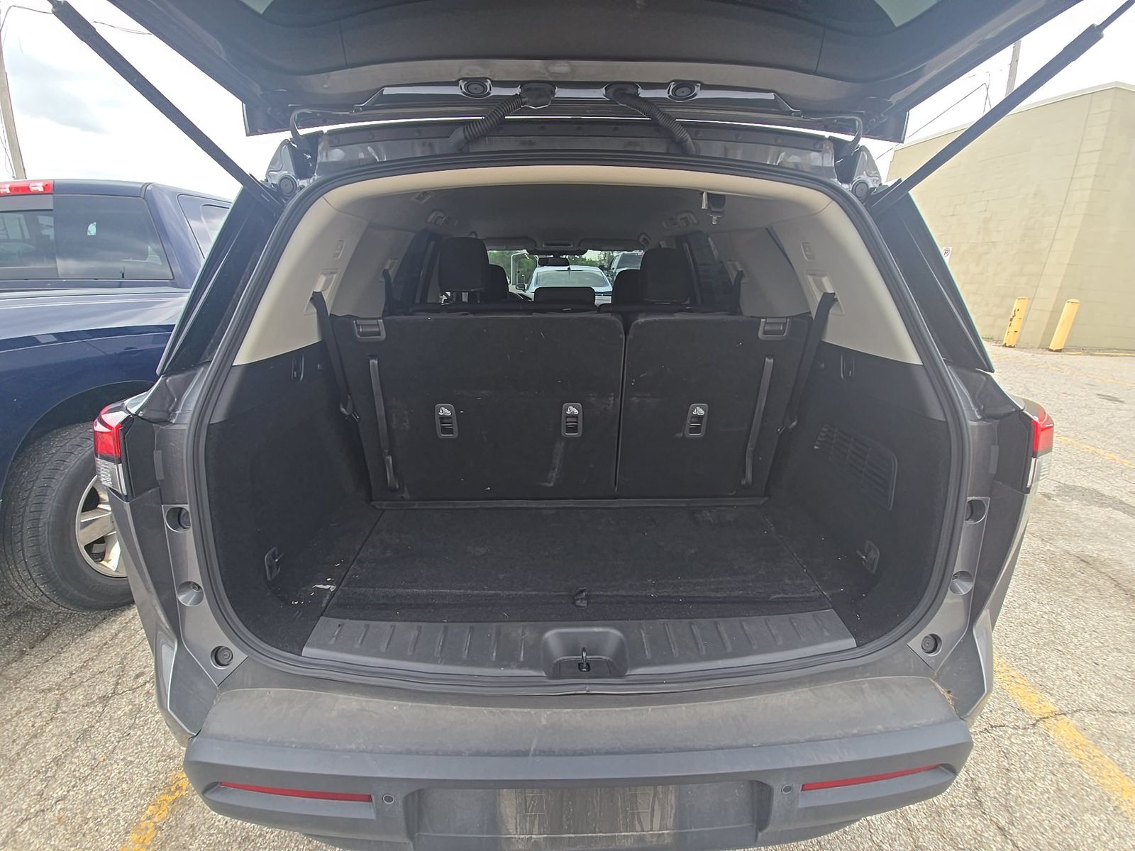 2025 Nissan Pathfinder S AWD