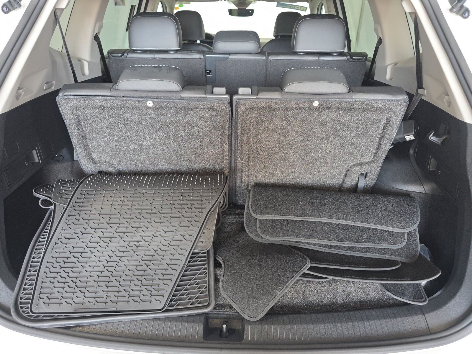 2023 Volkswagen Tiguan 2.0T SE FWD