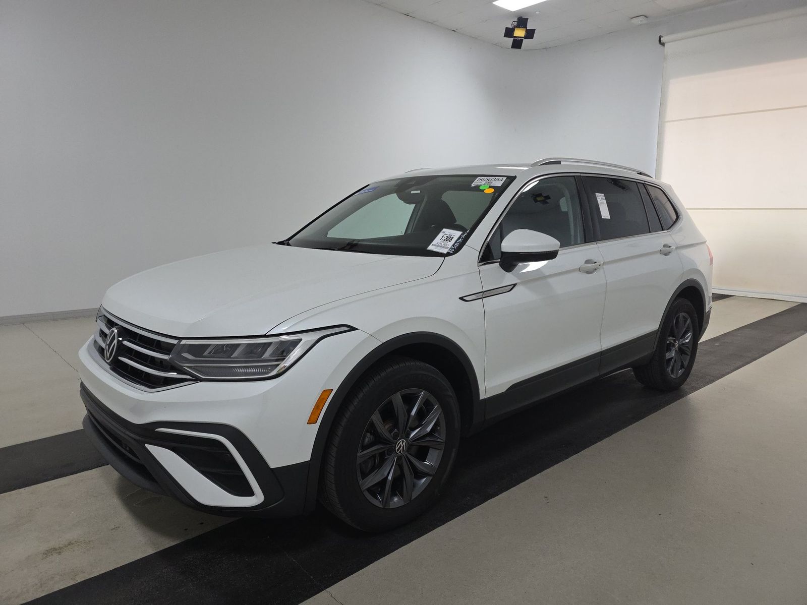 2023 Volkswagen Tiguan 2.0T SE FWD