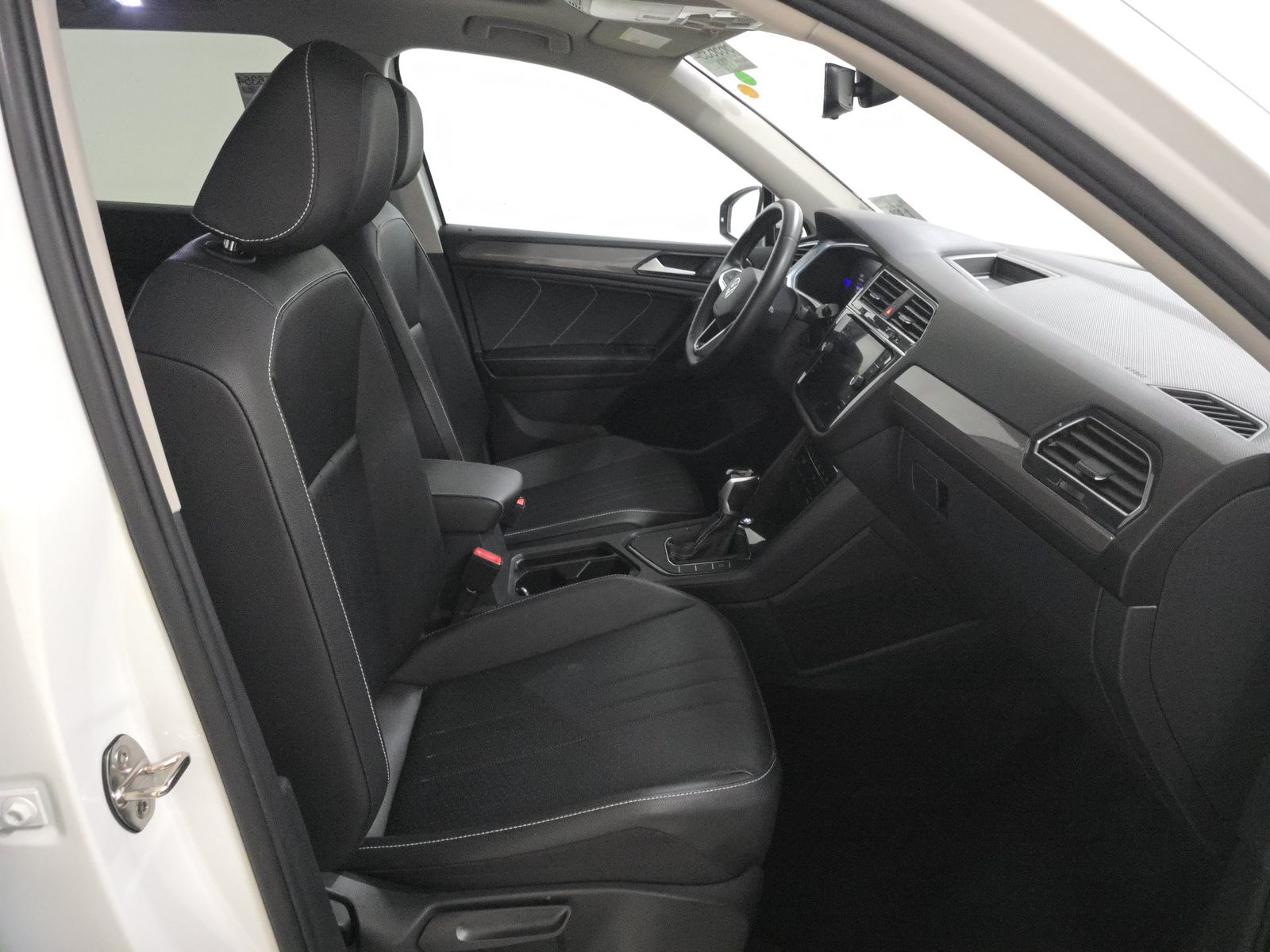 2023 Volkswagen Tiguan 2.0T SE FWD