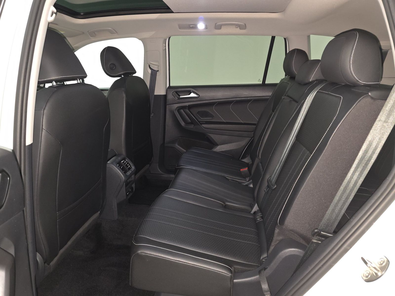 2023 Volkswagen Tiguan 2.0T SE FWD