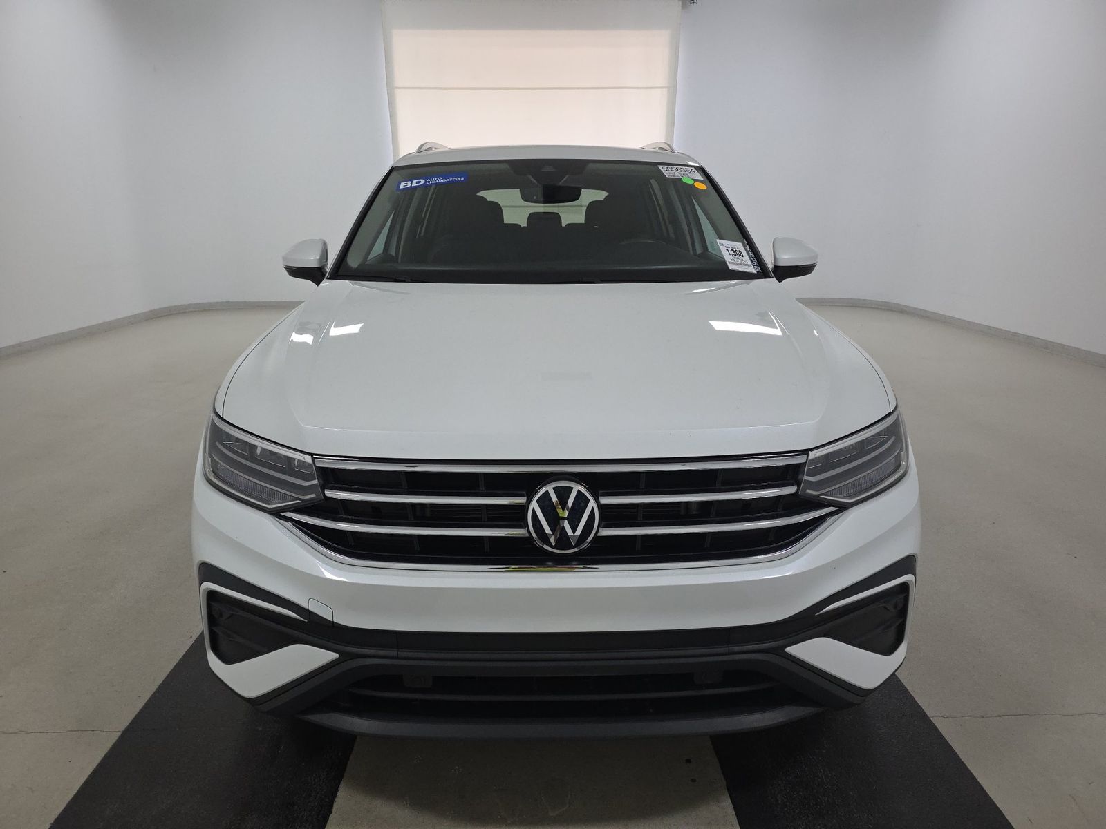 2023 Volkswagen Tiguan 2.0T SE FWD