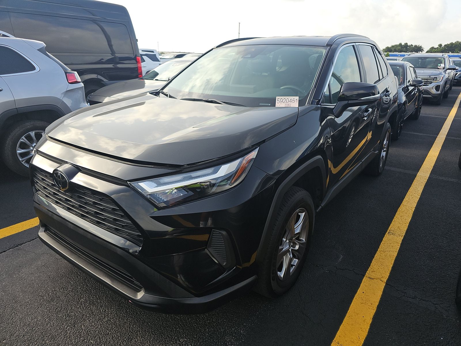 2025 Toyota RAV4 XLE