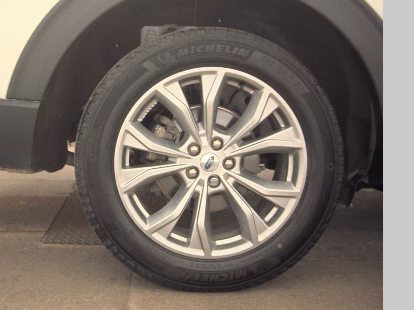 2023 Ford Explorer XLT AWD