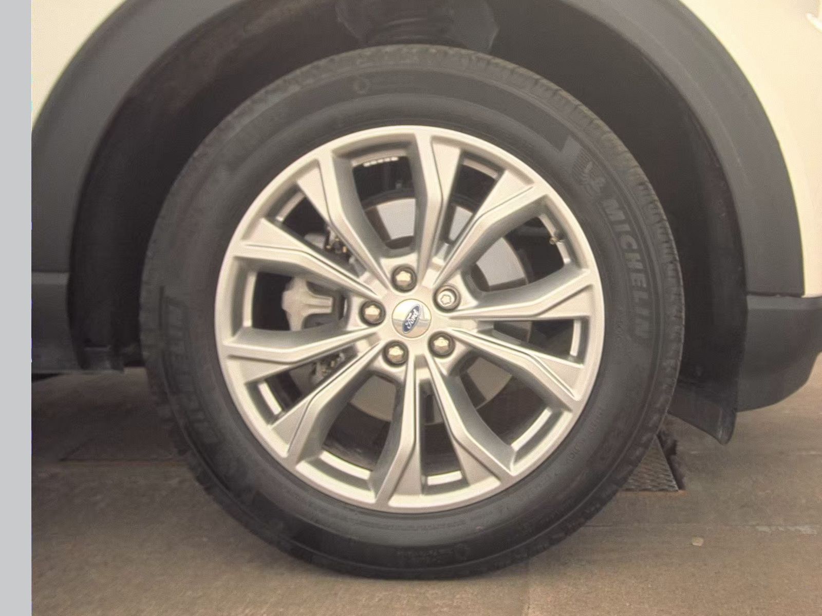 2023 Ford Explorer XLT AWD