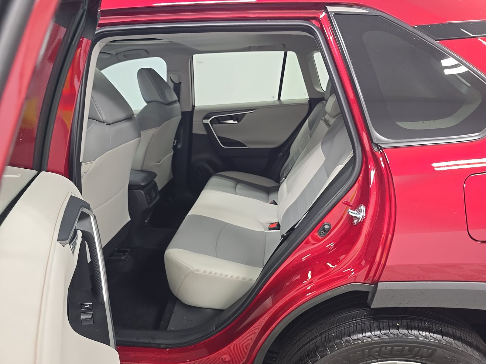 2025 Toyota RAV4 Limited FWD