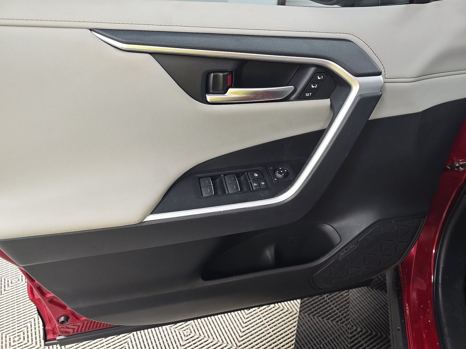 2025 Toyota RAV4 Limited FWD