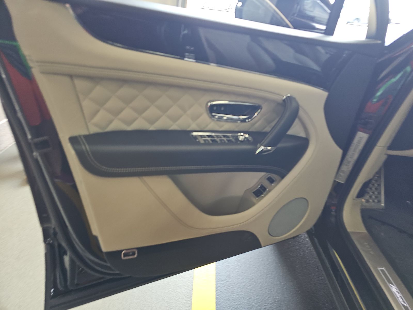 2020 Bentley Bentayga Hybrid AWD